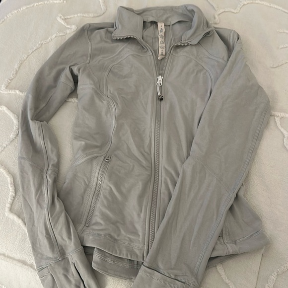 Lulu zip up - Picture 1 of 4